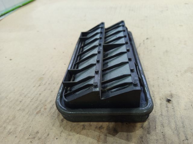 bontott VW JETTA Csomagtér Szellőző Hátsó