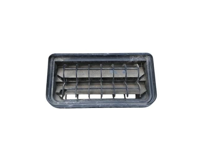 bontott VW JETTA Csomagtér Szellőző Jobb