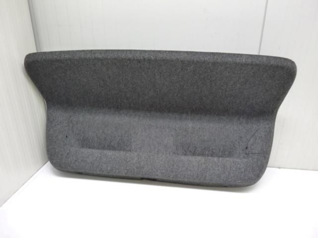 bontott VW JETTA Csomagtérajtó Burkolat Alsó