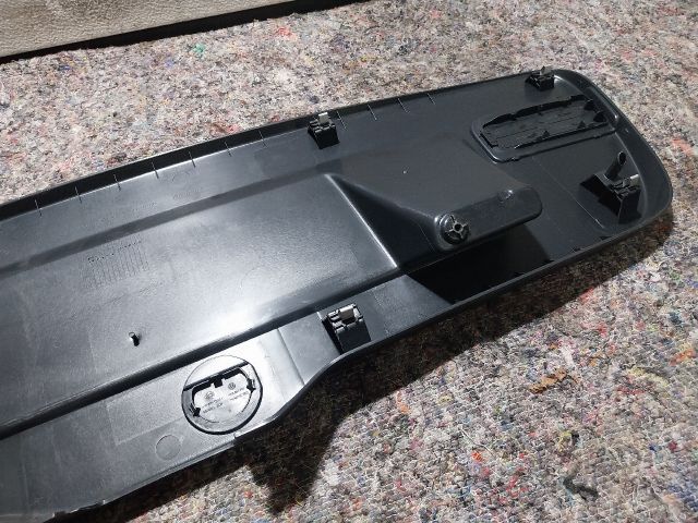 bontott VW JETTA Csomagtérajtó Burkolat Felső