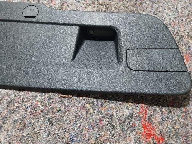 bontott VW JETTA Csomagtérajtó Burkolat Felső