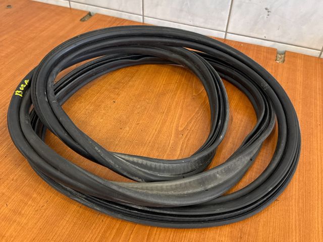 bontott VW JETTA Csomagtérajtó Gumikéder