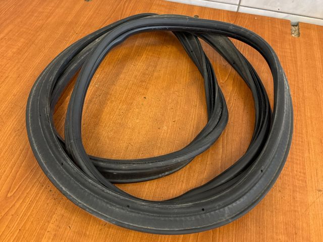 bontott VW JETTA Csomagtérajtó Gumikéder