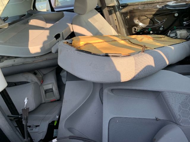 bontott VW JETTA Csomagtérajtó Kárpit