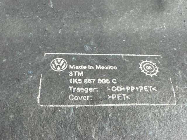 bontott VW JETTA Csomagtérajtó Kárpit