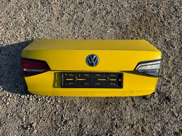 bontott VW JETTA Csomagtérajtó (Részeivel)