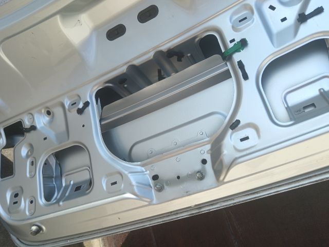 bontott VW JETTA Csomagtérajtó (Részeivel)