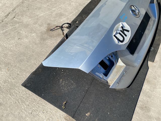 bontott VW JETTA Csomagtérajtó (Részeivel)