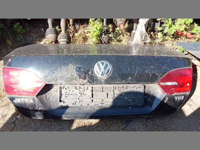 bontott VW JETTA Csomagtérajtó (Részeivel)