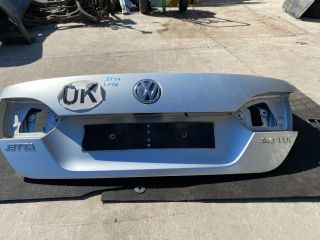 bontott VW JETTA Csomagtérajtó (Részeivel)