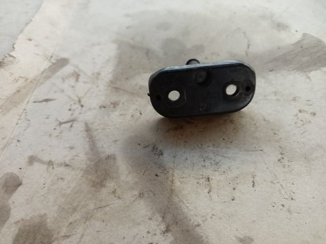 bontott VW JETTA Csomagtérajtó Ütköző