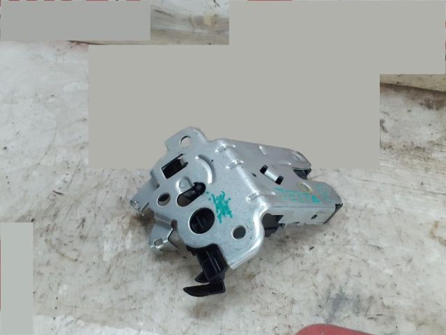 bontott VW JETTA Csomagtérajtó Zárszerkezet