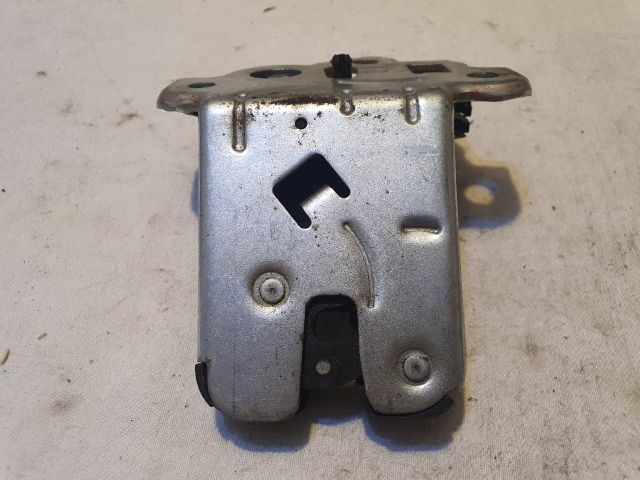 bontott VW JETTA Csomagtérajtó Zárszerkezet