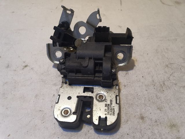 bontott VW JETTA Csomagtérajtó Zárszerkezet