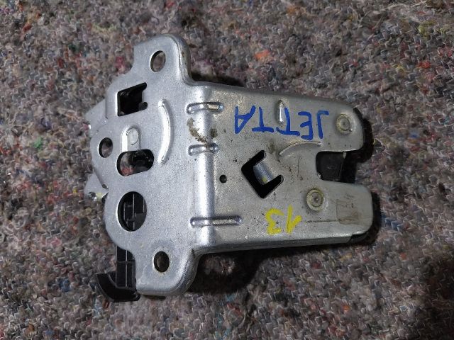 bontott VW JETTA Csomagtérajtó Zárszerkezet