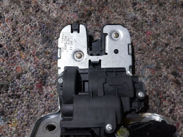 bontott VW JETTA Csomagtérajtó Zárszerkezet