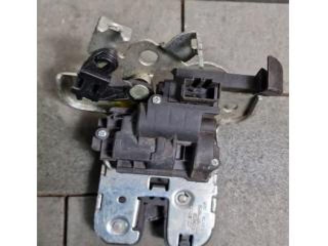 bontott VW JETTA Csomagtérajtó Zárszerkezet