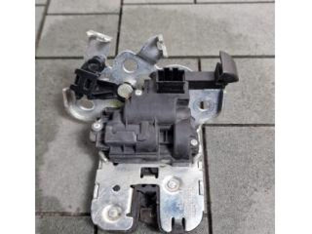 bontott VW JETTA Csomagtérajtó Zárszerkezet