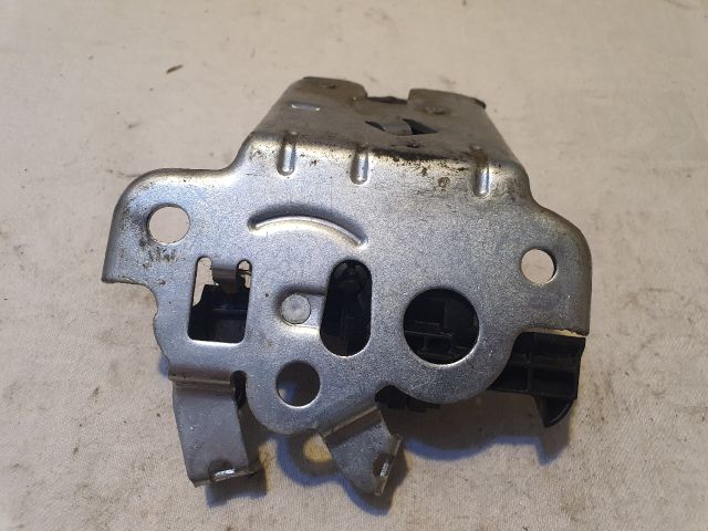 bontott VW JETTA Csomagtérajtó Zárszerkezet