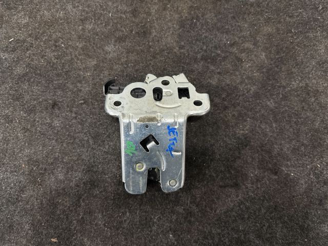 bontott VW JETTA Csomagtérajtó Zárszerkezet