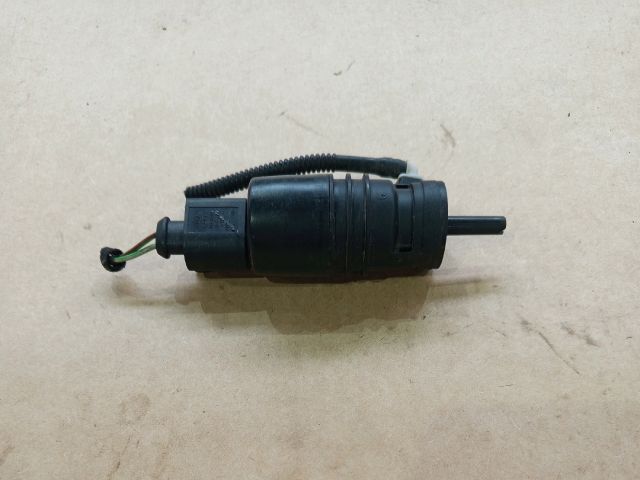 bontott VW JETTA Első Ablakmosó Szivattyú