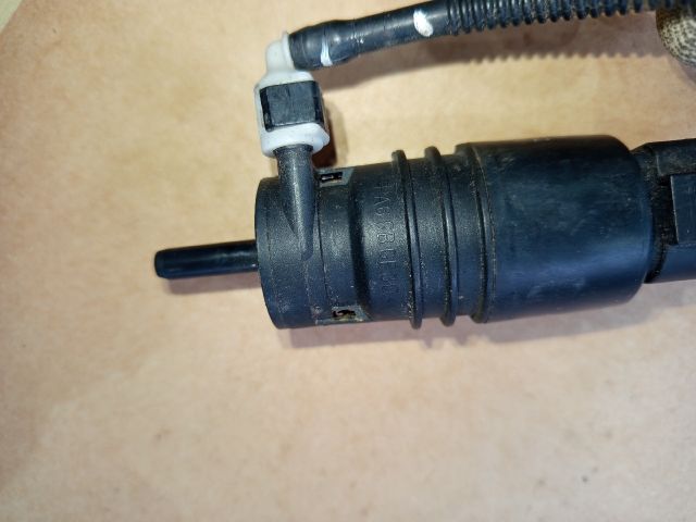 bontott VW JETTA Első Ablakmosó Szivattyú