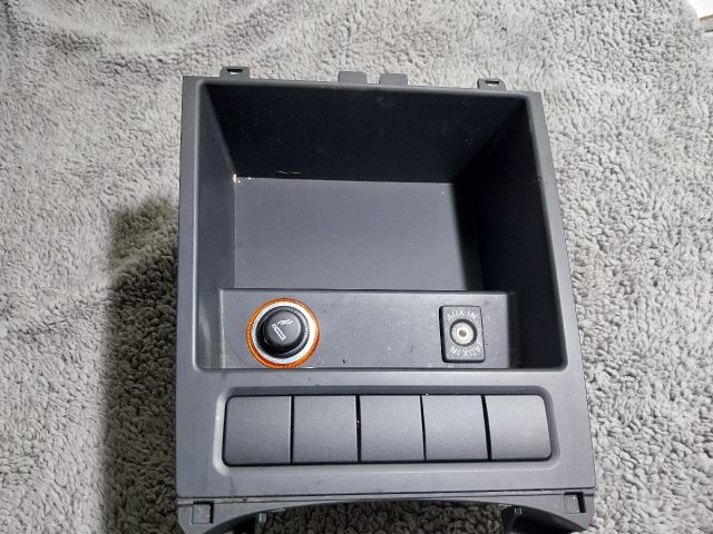 bontott VW JETTA Első Hamutartó