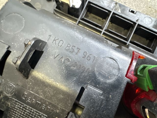 bontott VW JETTA Első Hamutartó