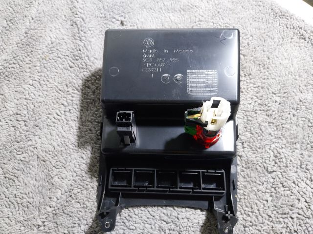 bontott VW JETTA Első Hamutartó