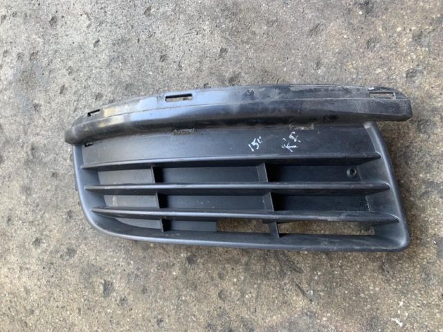 bontott VW JETTA Első Lökhárító Jobb Díszrács