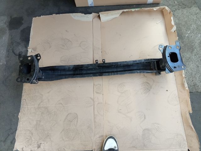 bontott VW JETTA Első Lökhárító Merevítő (Fém)