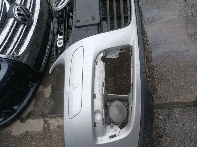 bontott VW JETTA Első Lökhárító (Részeivel)