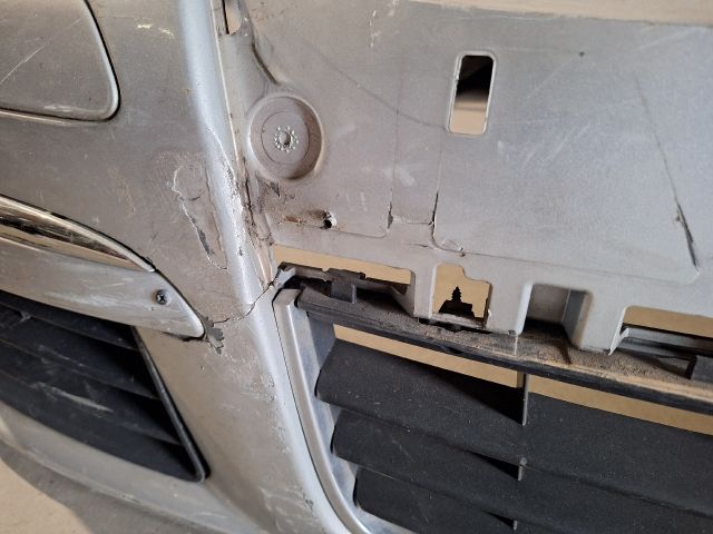 bontott VW JETTA Első Lökhárító (Részeivel)