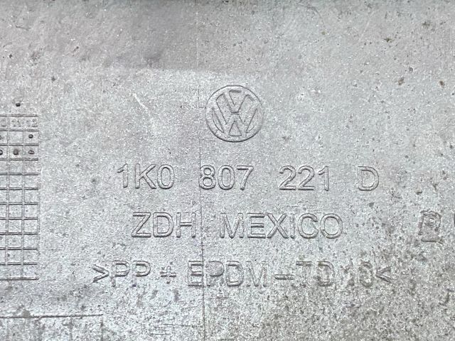 bontott VW JETTA Első Lökhárító (Részeivel)