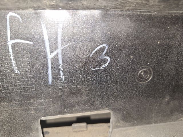 bontott VW JETTA Első Lökhárító (Részeivel)