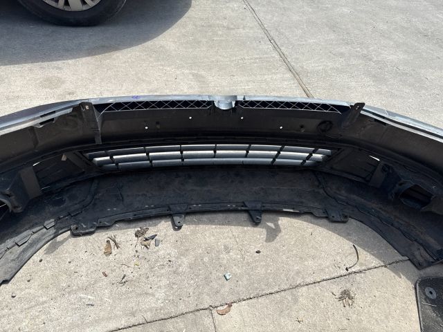 bontott VW JETTA Első Lökhárító (Részeivel)