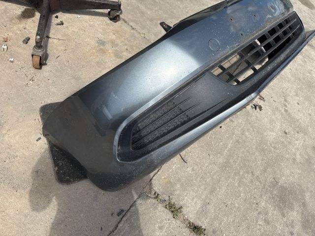 bontott VW JETTA Első Lökhárító (Részeivel)