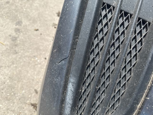 bontott VW JETTA Első Lökhárító (Részeivel)