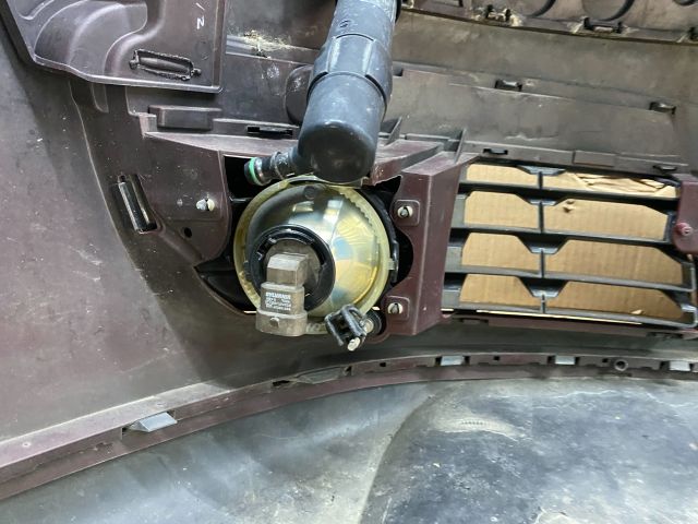 bontott VW JETTA Első Lökhárító (Részeivel)