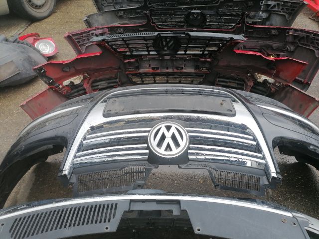 bontott VW JETTA Első Lökhárító (Részeivel)