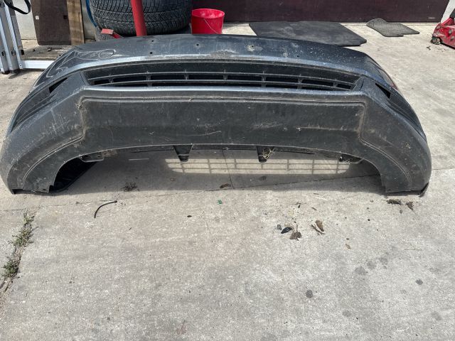 bontott VW JETTA Első Lökhárító (Részeivel)