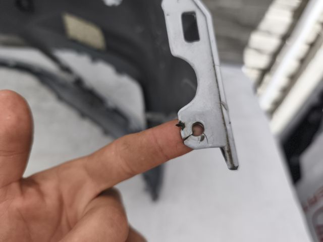 bontott VW JETTA Első Lökhárító (Üresen)