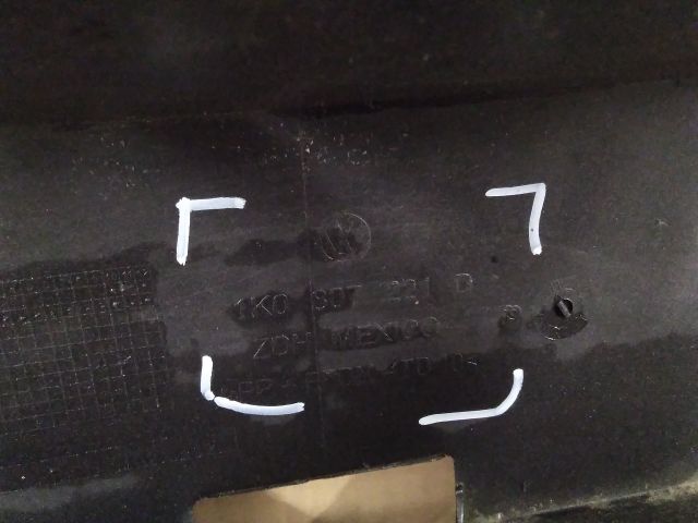 bontott VW JETTA Első Lökhárító (Üresen)