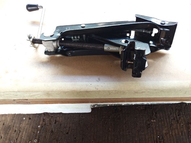 bontott VW JETTA Emelő