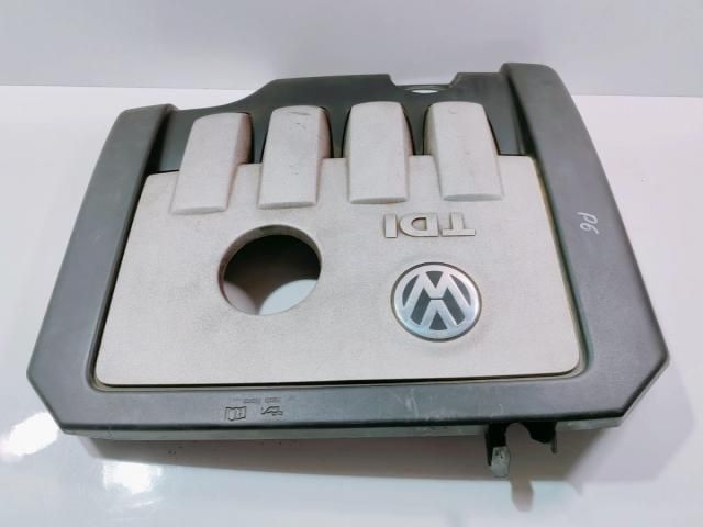 bontott VW JETTA Felső Hűtőburkolat