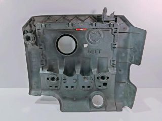 bontott VW JETTA Felső Hűtőburkolat