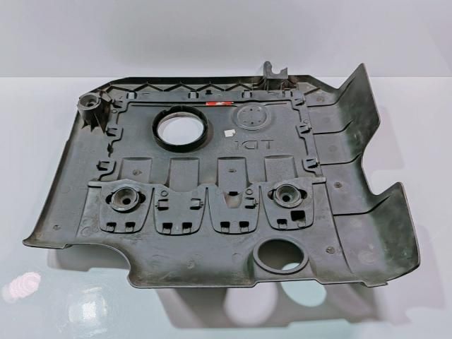 bontott VW JETTA Felső Hűtőburkolat