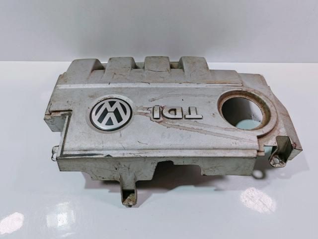 bontott VW JETTA Felső Hűtőburkolat