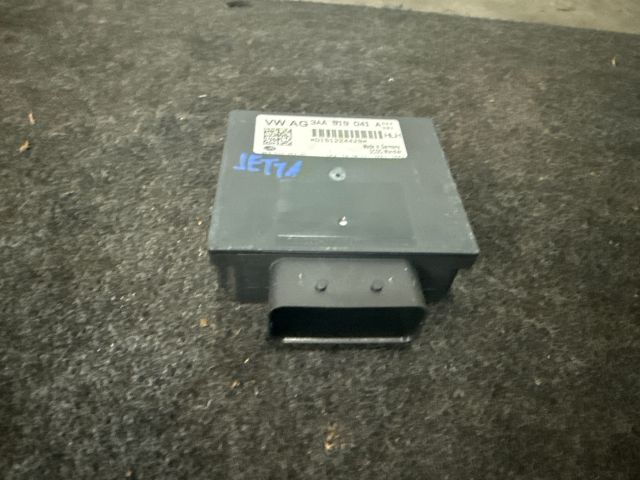 bontott VW JETTA Feszültségszabályzó