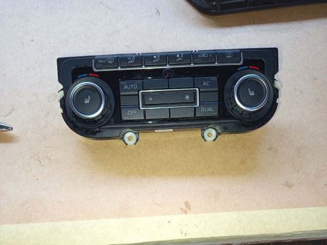 bontott VW JETTA Fűtéskapcsoló (manuális klímás)